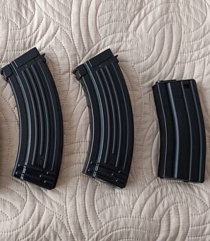 AS zasobniky AK47/M16