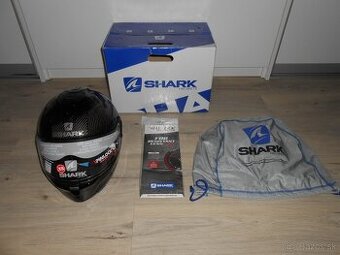 Predam krasnu novu karbonovu moto prilbu znacky SHARK SPARTA