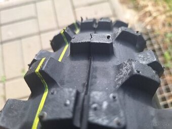 Pneu 90/100-16