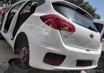 KIA CEED 1.4 CRDI 2016 predám ZADNÝ NÁRAZNÍK, ZADNÉ SVETLO,