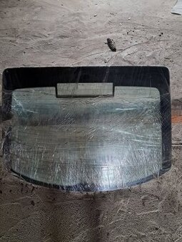 Predám zadne sklo na Octaviu 2