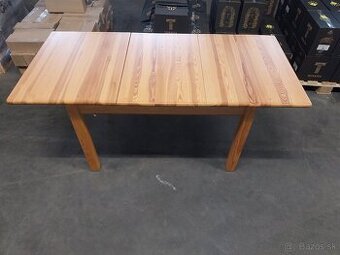 Stôl a stoličky