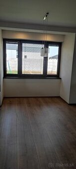 Trojdielne okno Rehau Geneo premium