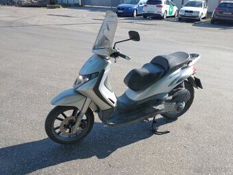Predam piaggio beverly 125 na vodicak B