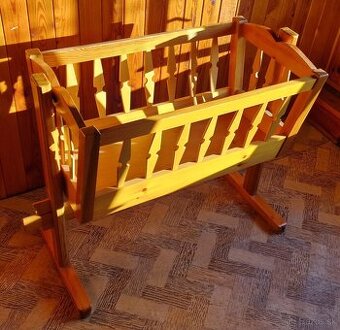 Predám drevennú detskú kolísku