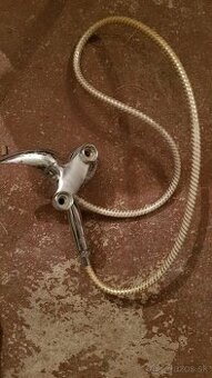 Sprchova bateria s hadicou a hlavicou