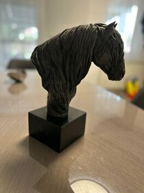 Busta kôň, bronzová socha
