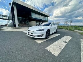 TESLA S 75D - 1