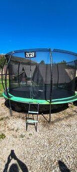 Trampolína