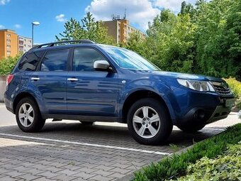 SUBARU FORESTER BENZIN MANUAL+ REDUKCIA+ AWD+ ŤAŽNÉ