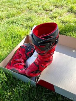 Boty Leatt 4.5,