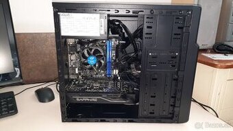 Intel Core i7-4790 3.60 GHz/12 GB DDR3/SSD+HDD/RX 470 8GB.