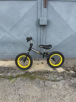 Detské odrážadlo Hooop – čierno-žlté