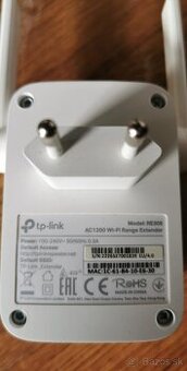 TP-LINK RE305 AV1200 WIFI extender.