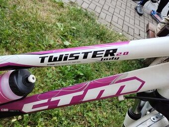 CTM Twister lady