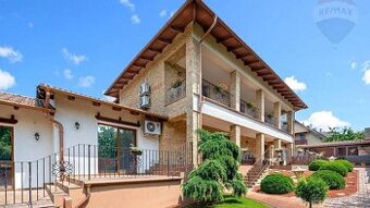 PREDAJ luxusný 2 posch. rodinný dom (dom 761m2- pozemok 1725