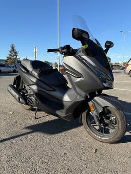Honda Forza 125