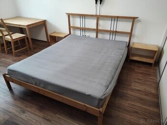 drevena postel IKEA 160 x 200 cm, bez matracu