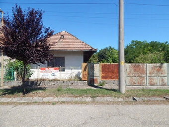 Na predaj 2 izbový sedliacky  dom v Malých Kosihách len 16 k