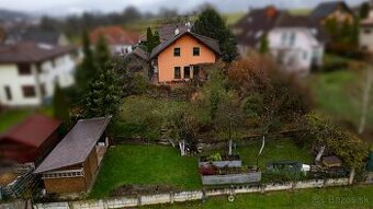 NA PREDAJ 6 IZBOVÝ RODINNÝ DOM S POZEMKOM 878 M2 V SOBLAHOVE