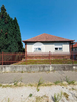 Reality KOMPLEX s.r.o. Vám EXKLUZÍVNE ponúka na predaj rodin - 1