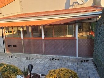 Predám 6 m terasu – posuvné okná + drevo +rolety