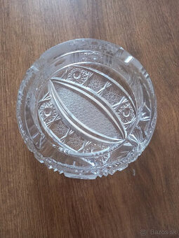 krištaľ. popolník + ozdobný tanier