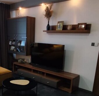 Obyvackova stena (LED svetlo)