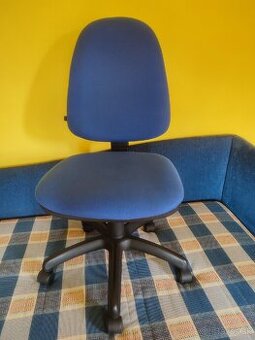 Kancelárska stolička