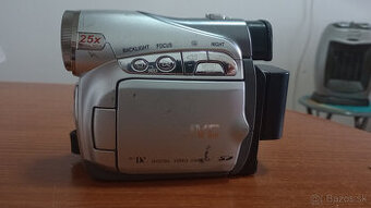Predám digitálne Minidv kamera JVC na diely