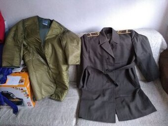 stare vojenske veci,kabat,medaila veterana,vyznamenanie