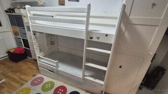 Poschodová posteľ pre deti