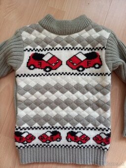 Teplý svetrík s autíčkami 98