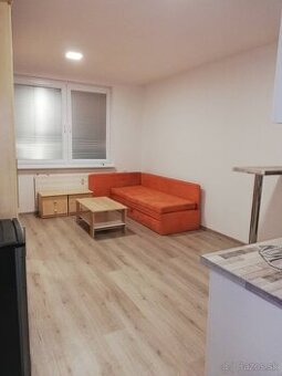 Prenájom garsónky v Topoľčanoch pri Kauflande – komplet zari