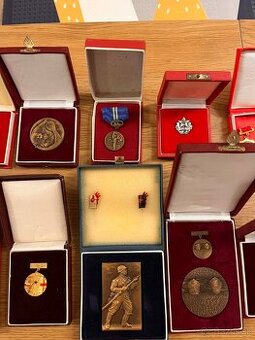 Rozsiahla zbierka vyznamenaní a medailí ČSSR