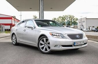 Lexus LS 600h 5.0 V8 Hybrid