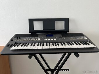 Yamaha PSR - S670 + stojan