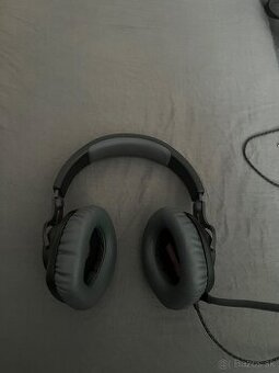 Predám JBL Quantum 100