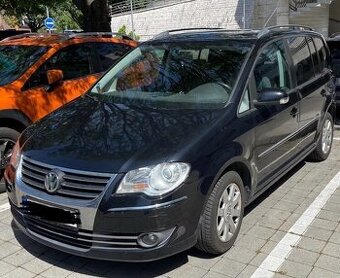 Volkswagen Touran 2.0 Benzín+CNG s LPG 7Miestne