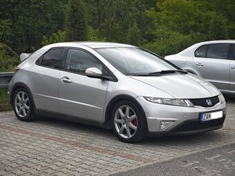 Predám Honda Civic 1.6i 5dverová s automatickou prevodovkou