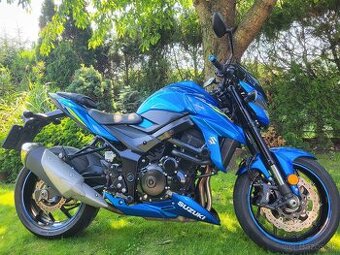 SUZUKI GSX-S 750