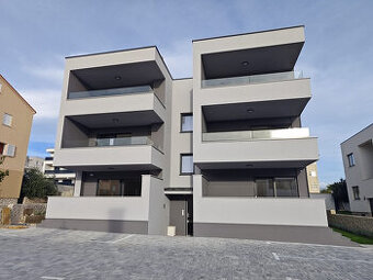 Chorvátsko-Trojizbový moderný apartmán s výhľadom na more