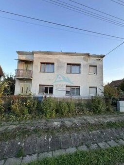 Dvojgeneračný rodinný dom s veľkou garážou a záhradou