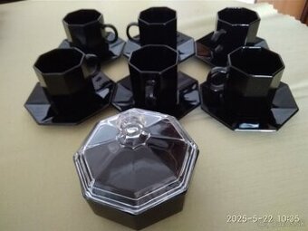 Sadu francouzské opálové sklo.