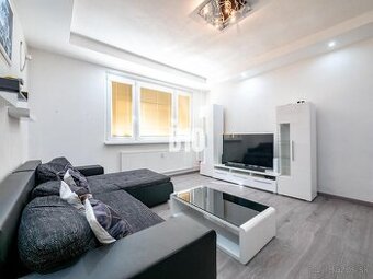 REZERVOVANÉ 2 a pol izbový byt s loggiou - zariadený - 61 m2