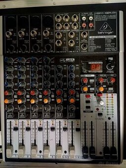 Behringer XENYX X1204USB