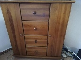 Kvalitná drevená rohová komoda