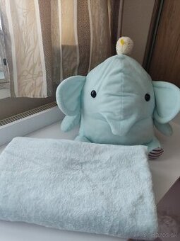Plyšový cestovný sloník s dekou