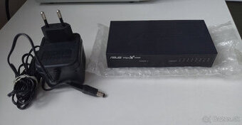 Predám 8 portový switch