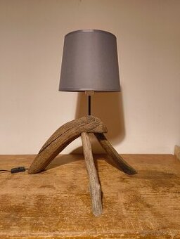 Drevená stolná lampa - vintage